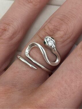 New! Sterling Silver Snake Wrap Ring with Green Accent